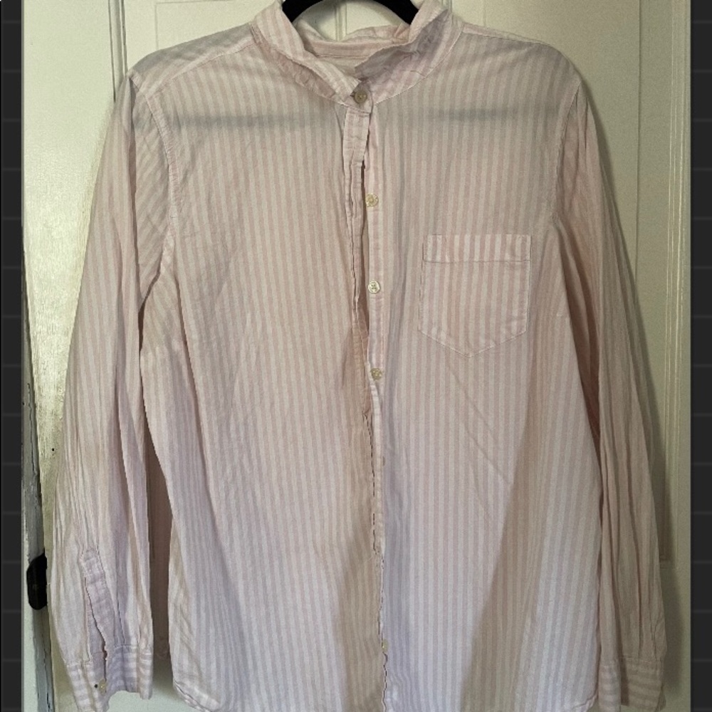 Old navy pink and white button down size XL in women